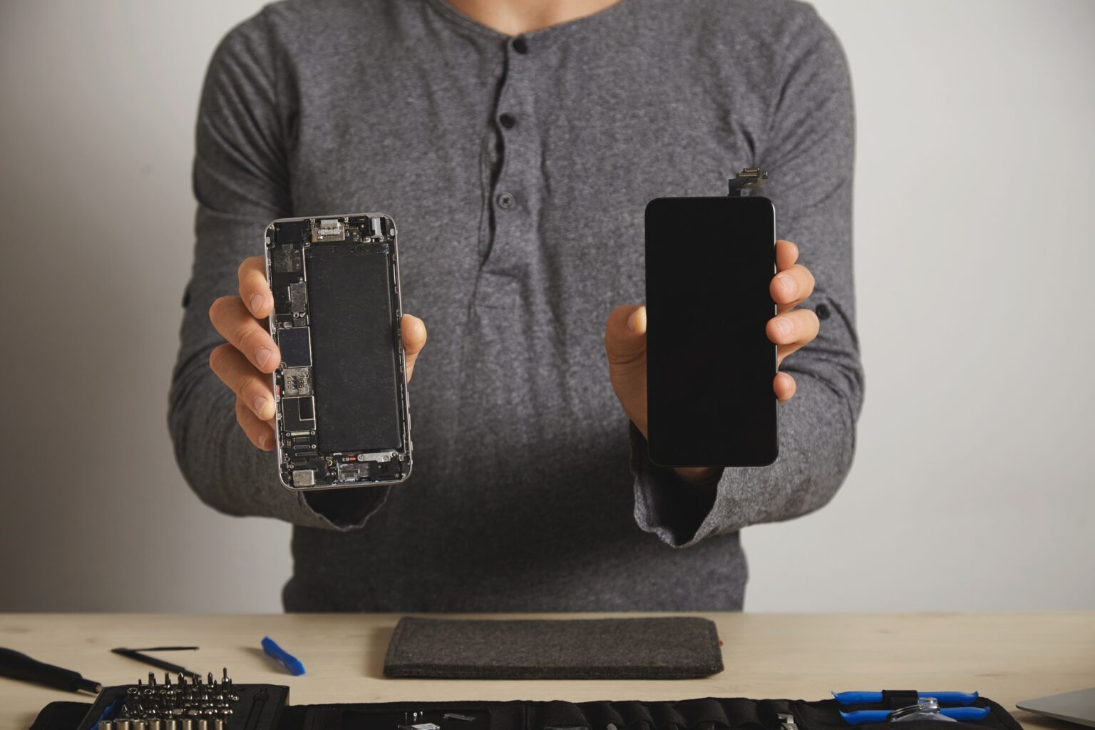 Computer and phone repairment service